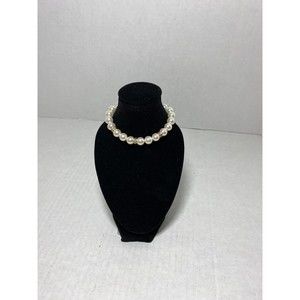 Vintage Richelieu Faux Pearl & Gold Tone Bracelet Close 7”